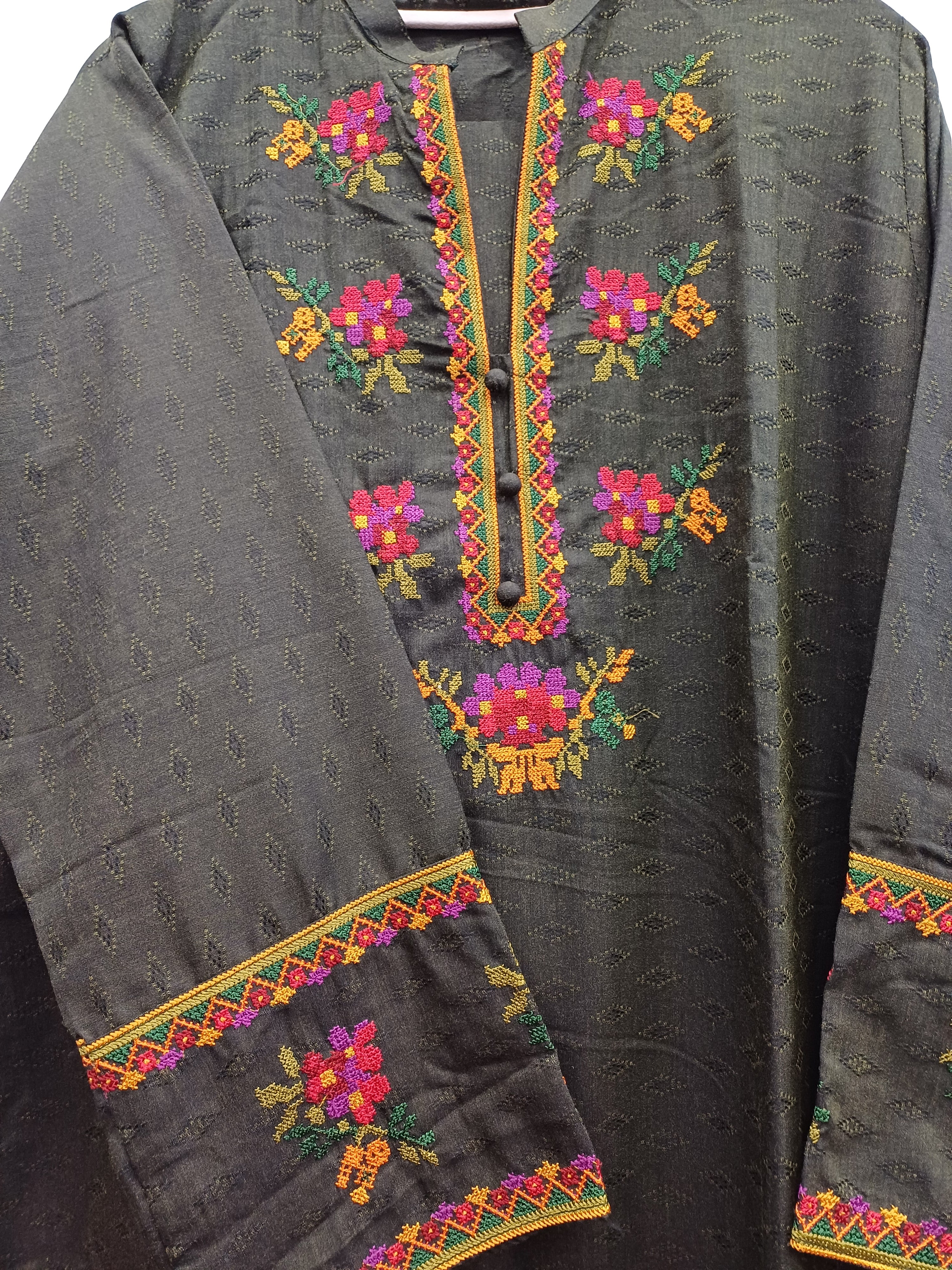 Mogiya multi embroidered linen shirt with floral details, linen trousers, and diamond linen dupatta – 3-piece Pakistani winter outfit.