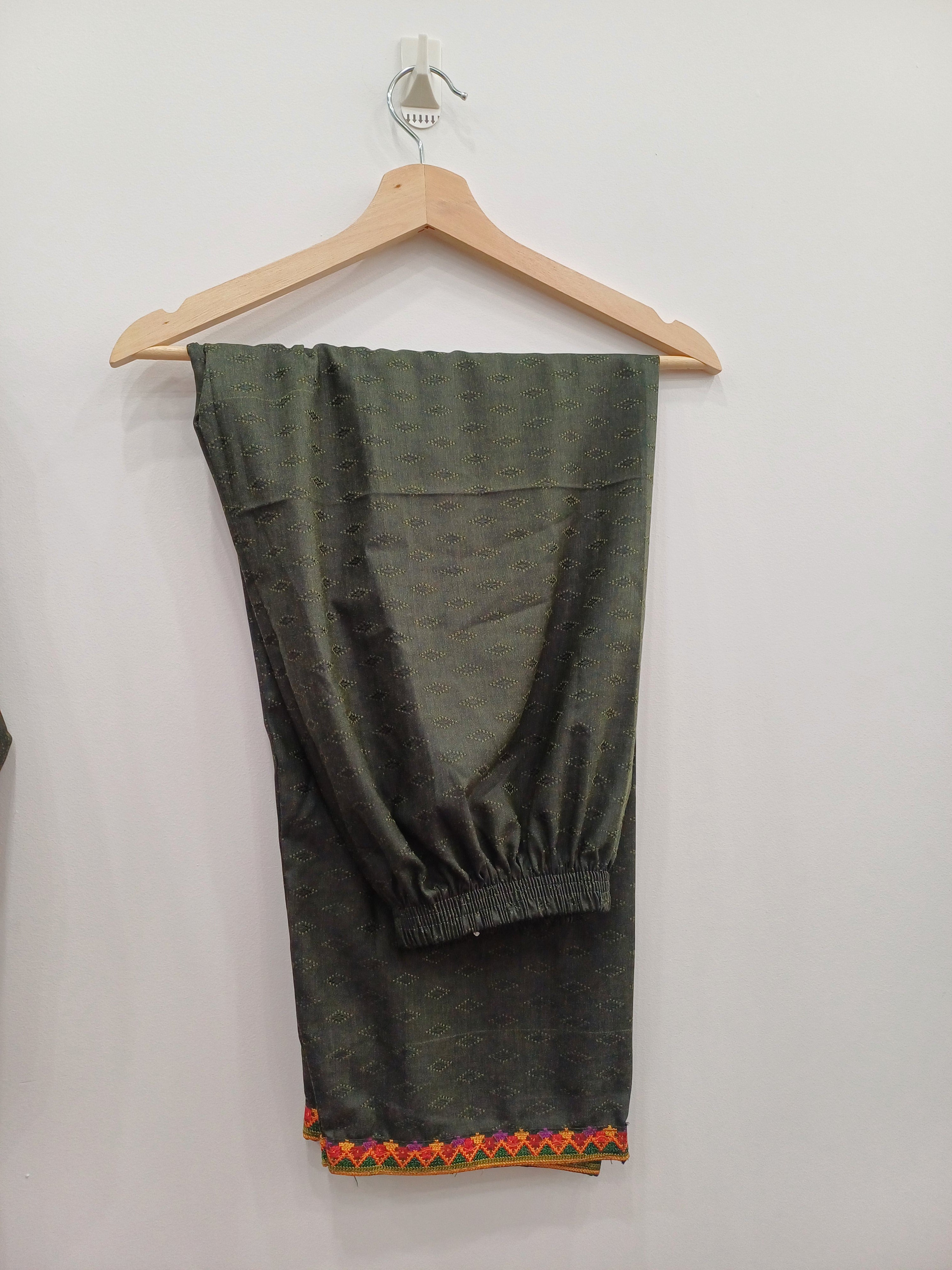 Mogiya multi embroidered linen shirt with floral details, linen trousers, and diamond linen dupatta – 3-piece Pakistani winter outfit.