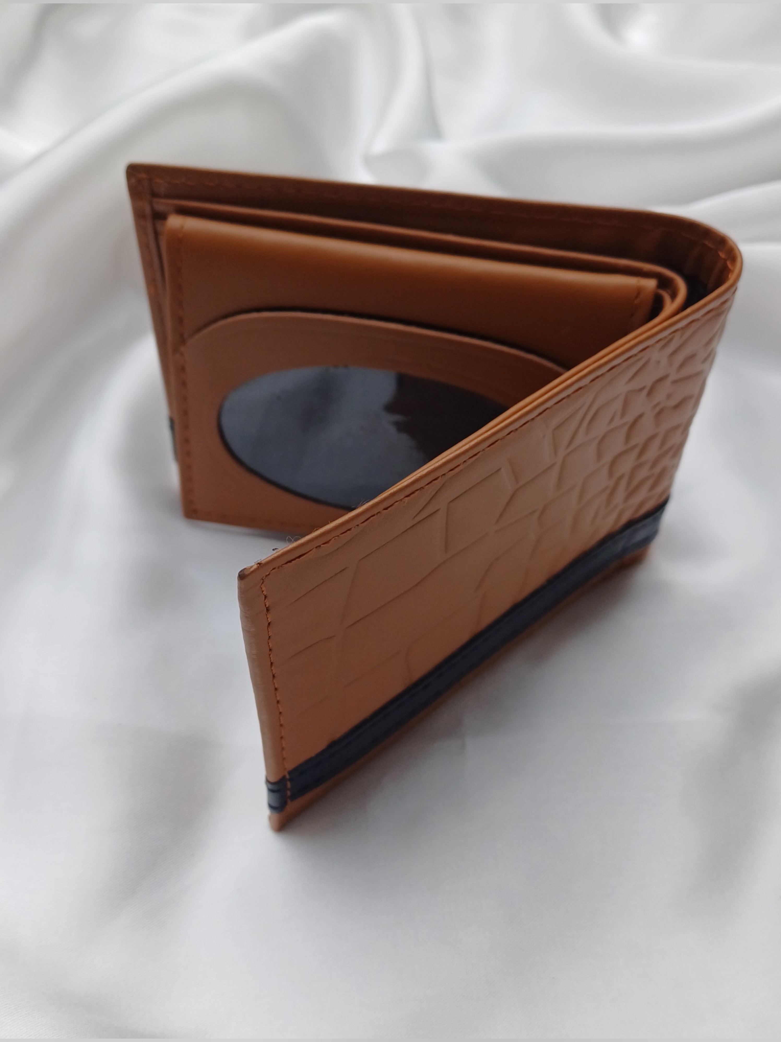 Men's Tan Leather Wallet – Crocodile Texture Slim Bifold with ID Window