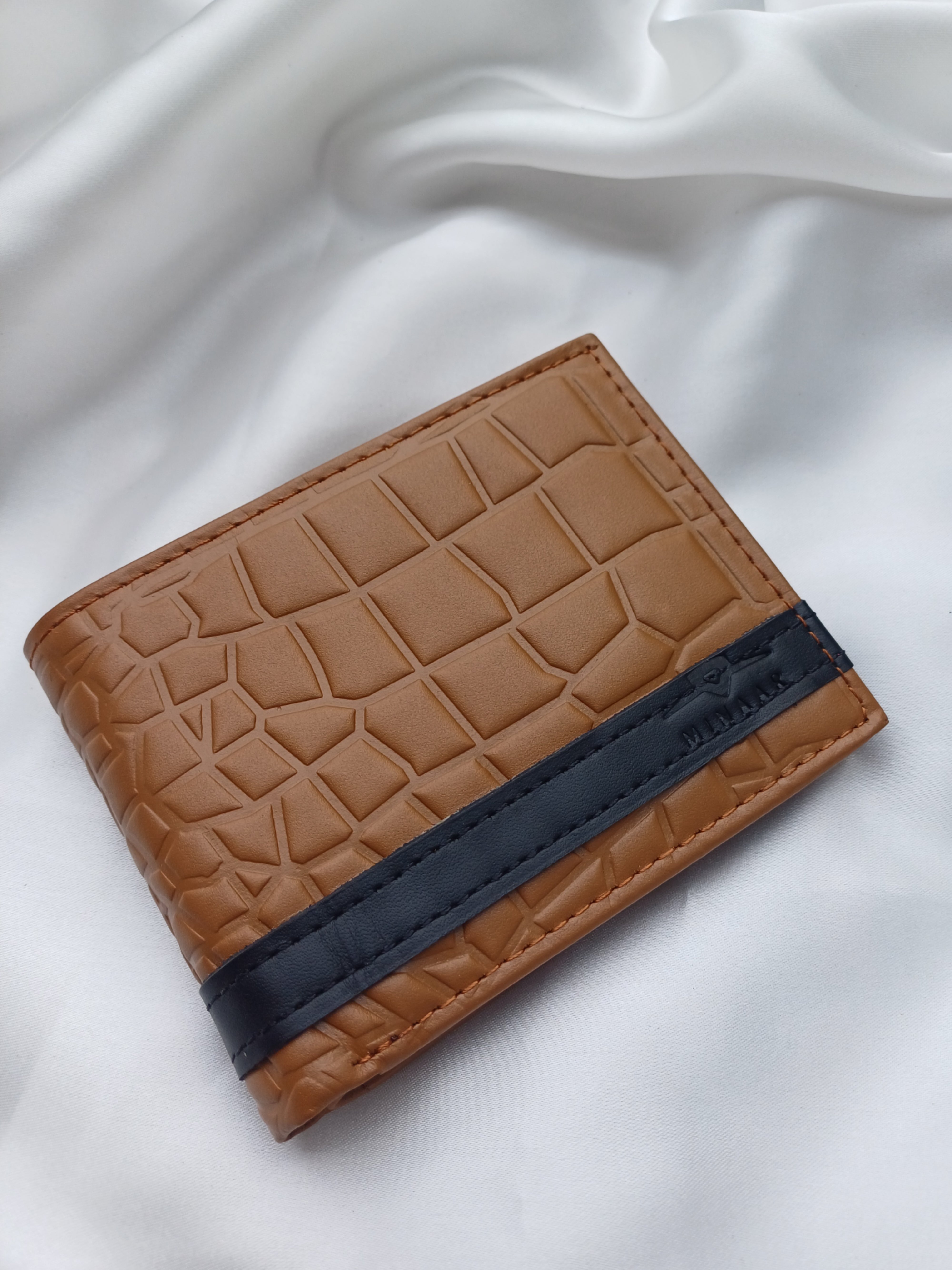 Men's Tan Leather Wallet – Crocodile Texture Slim Bifold with ID Window