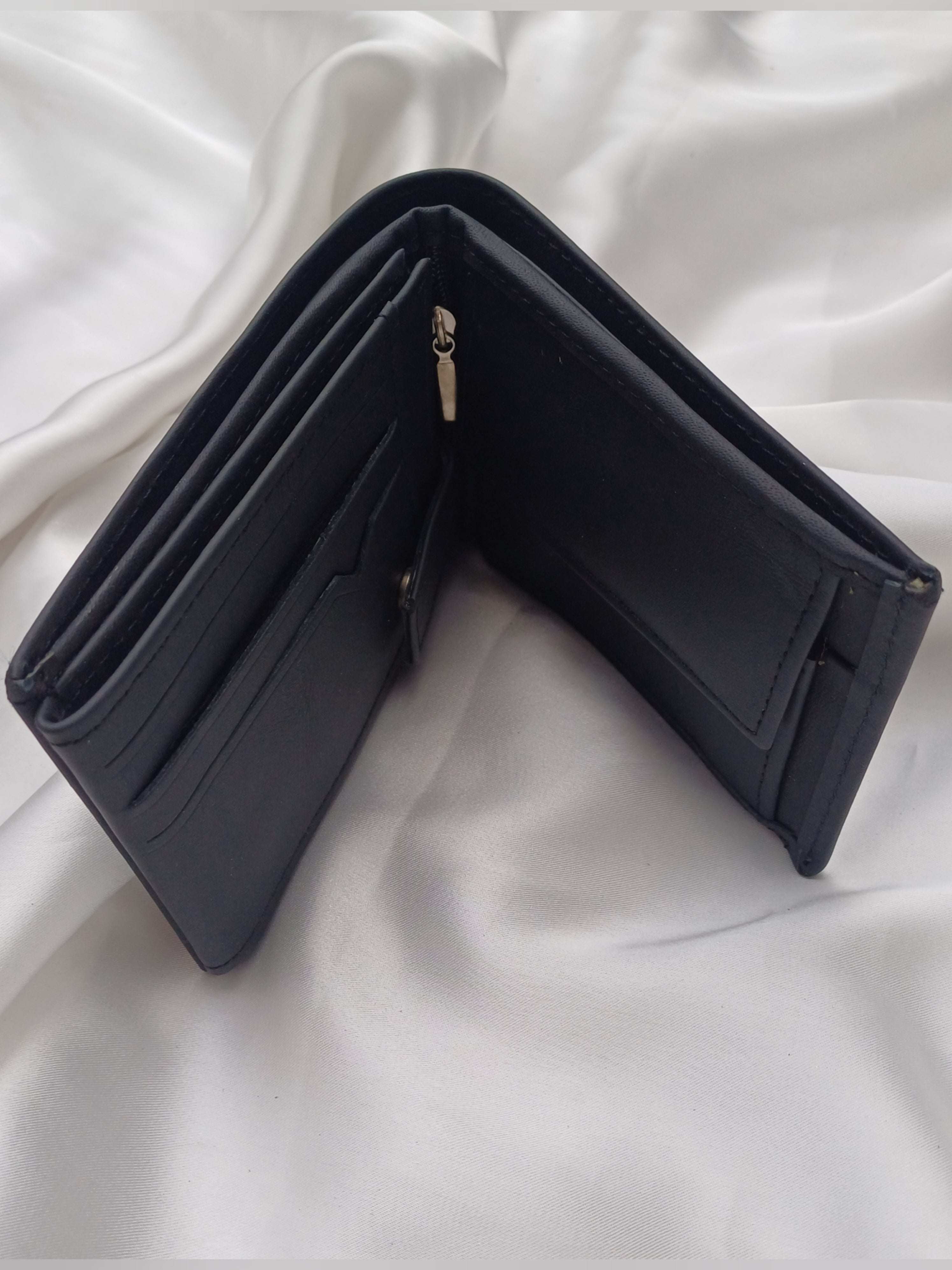 Men’s Blue Leather Wallet – Slim, Stylish & Durable