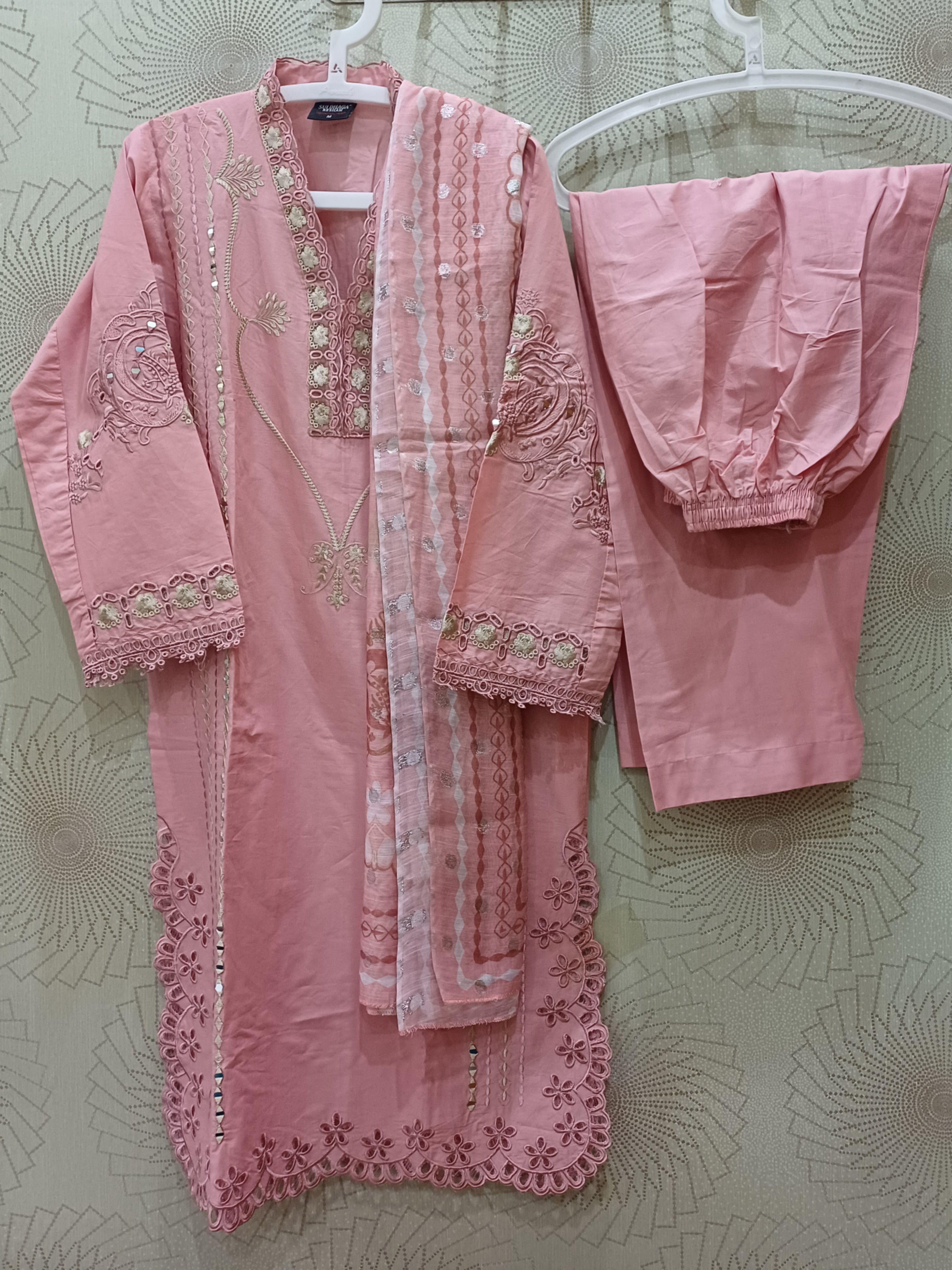 Pakistni Suits