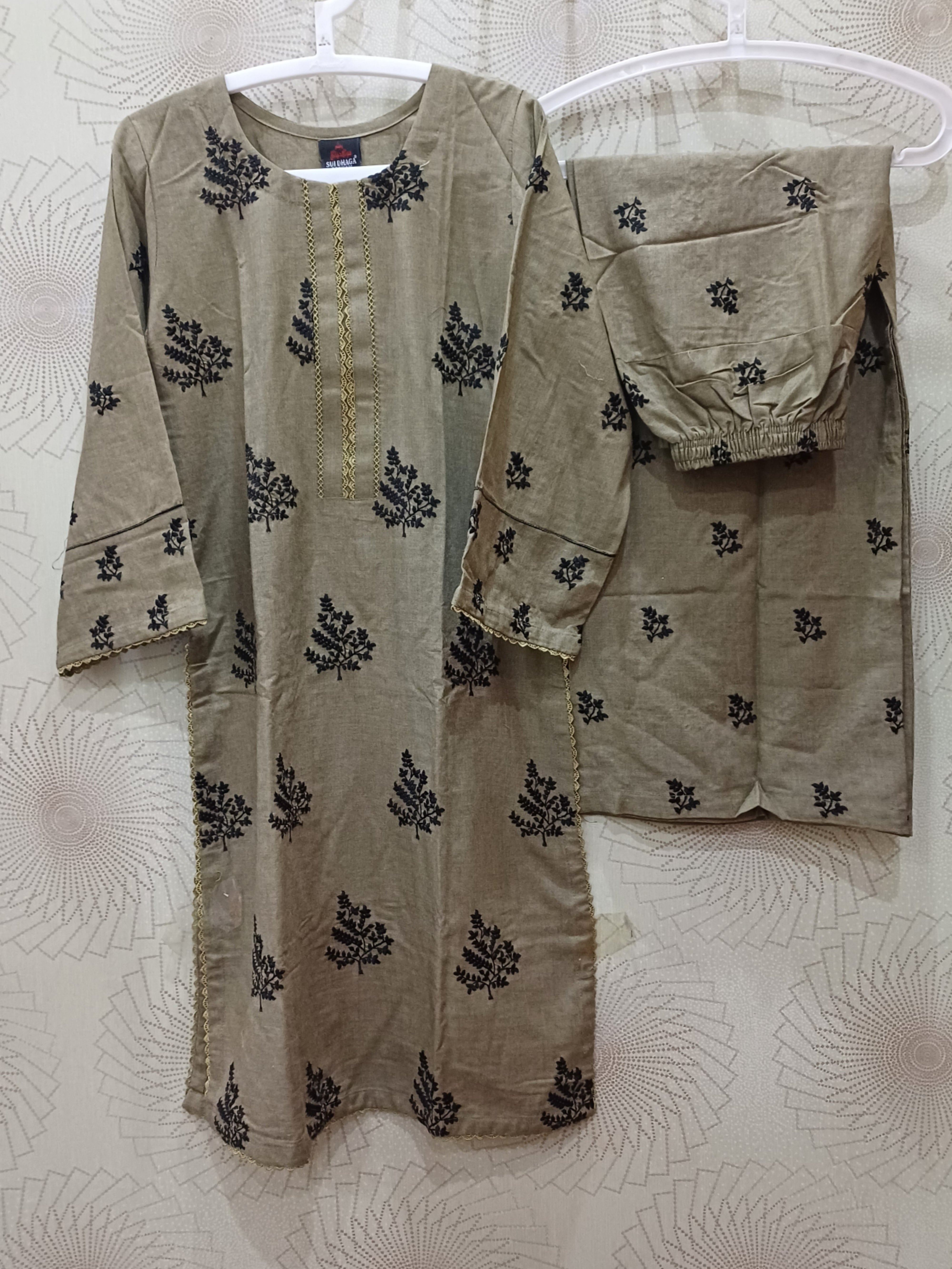 Winter wool kurta set with floral embroidery