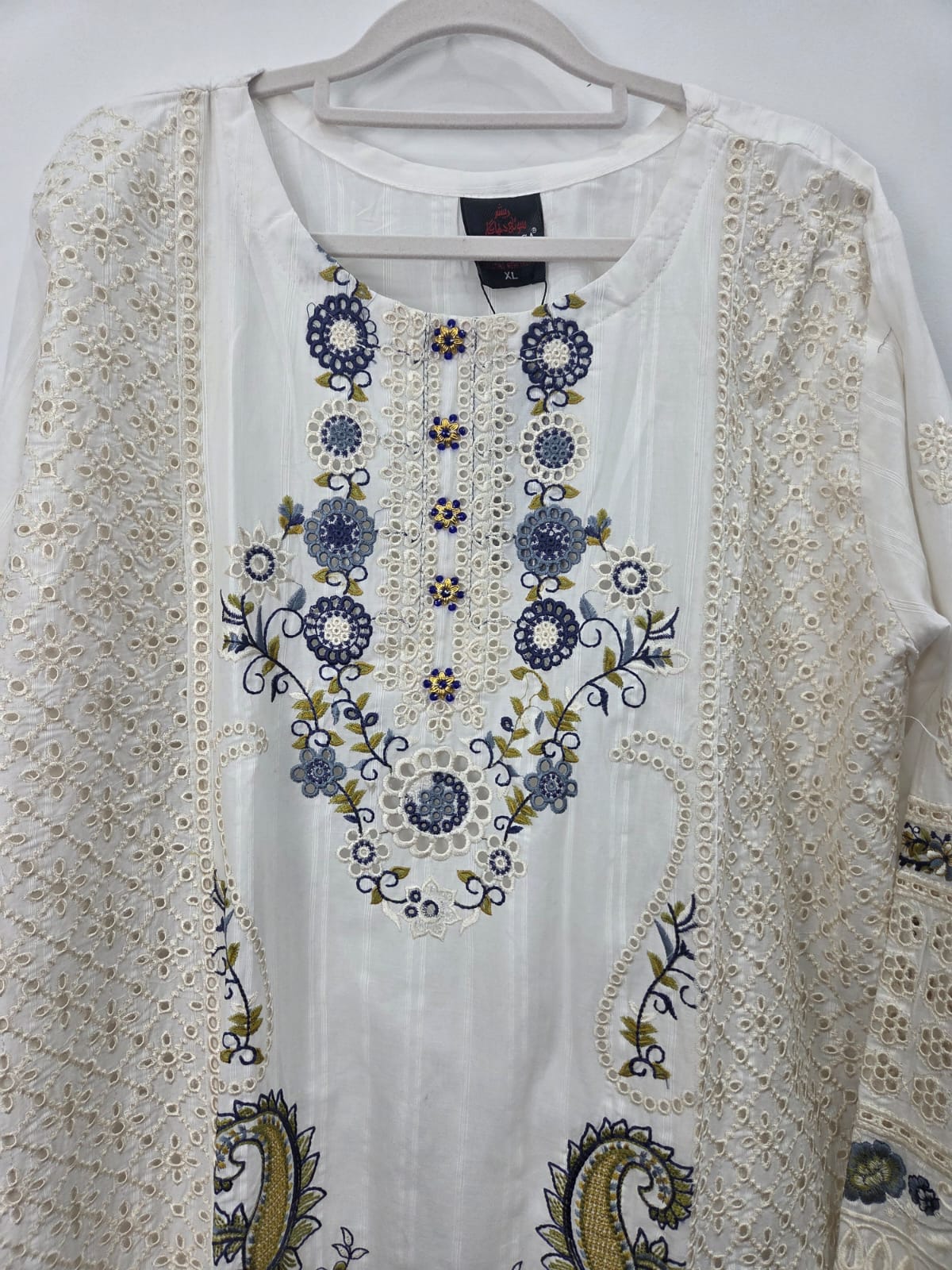 White embroidered chikankari doriya lawn 3-piece suit with plain trouser and printed dupatta