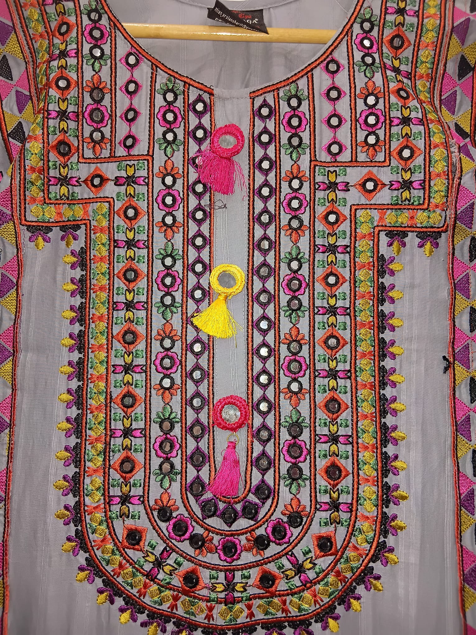 Gray 3-piece cotton lawn suit with embroidered shirt, farshi shalwar, and diamond dupatta