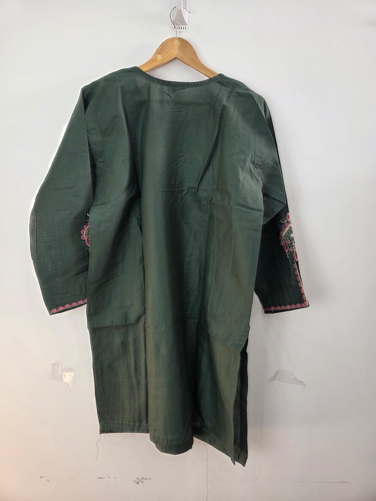 Green embroidered cotton lawn 3-piece suit with plain trouser and printed dupatta