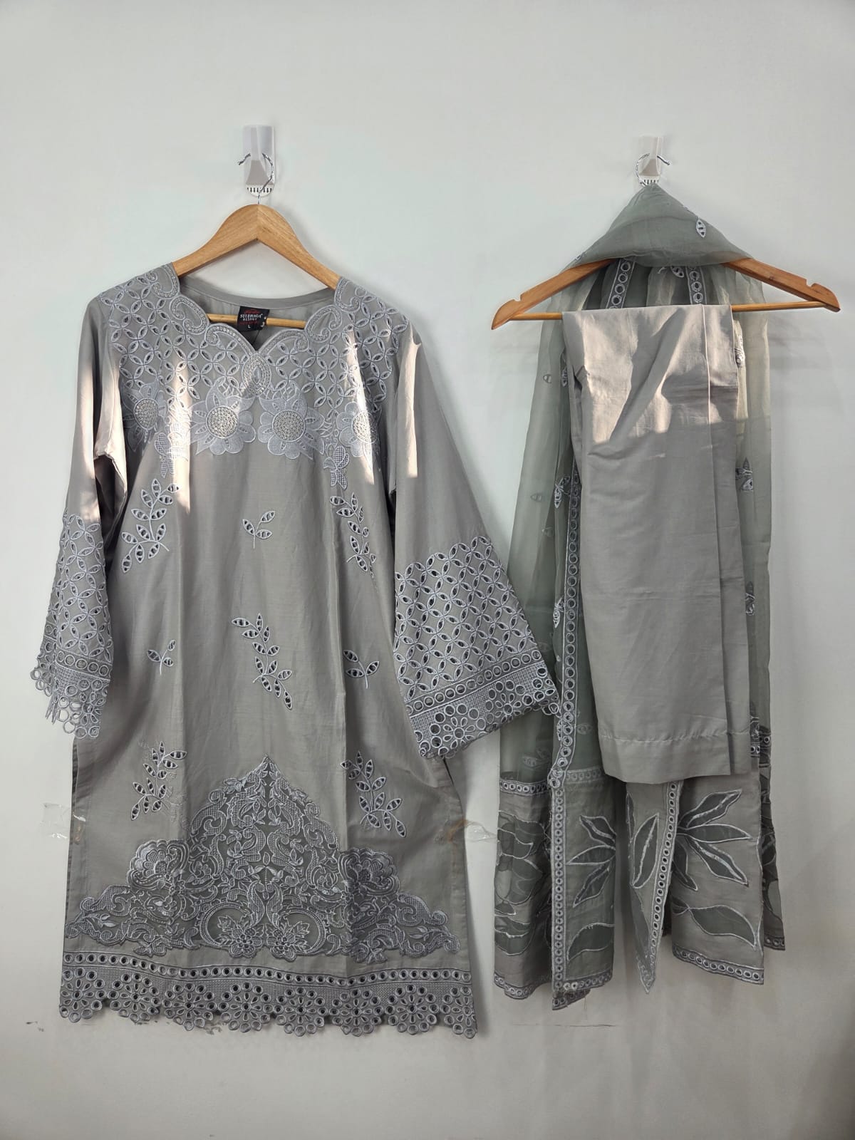 Silver lawn shirt with embroidery, sitari, cutwork lace sleeves and printed organza dupatta