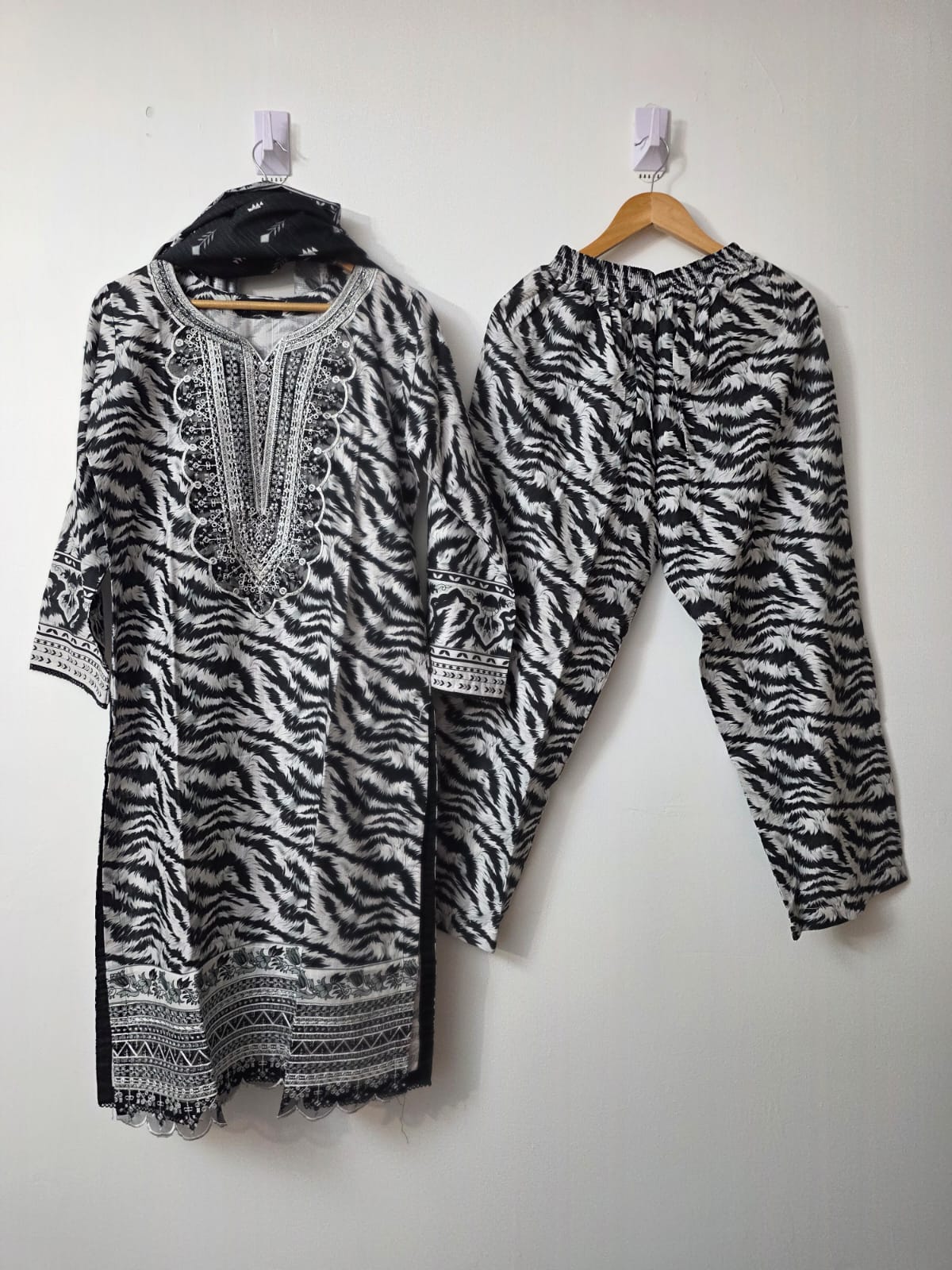 Black and white printed Khaddar 3 piece Pakistani suit