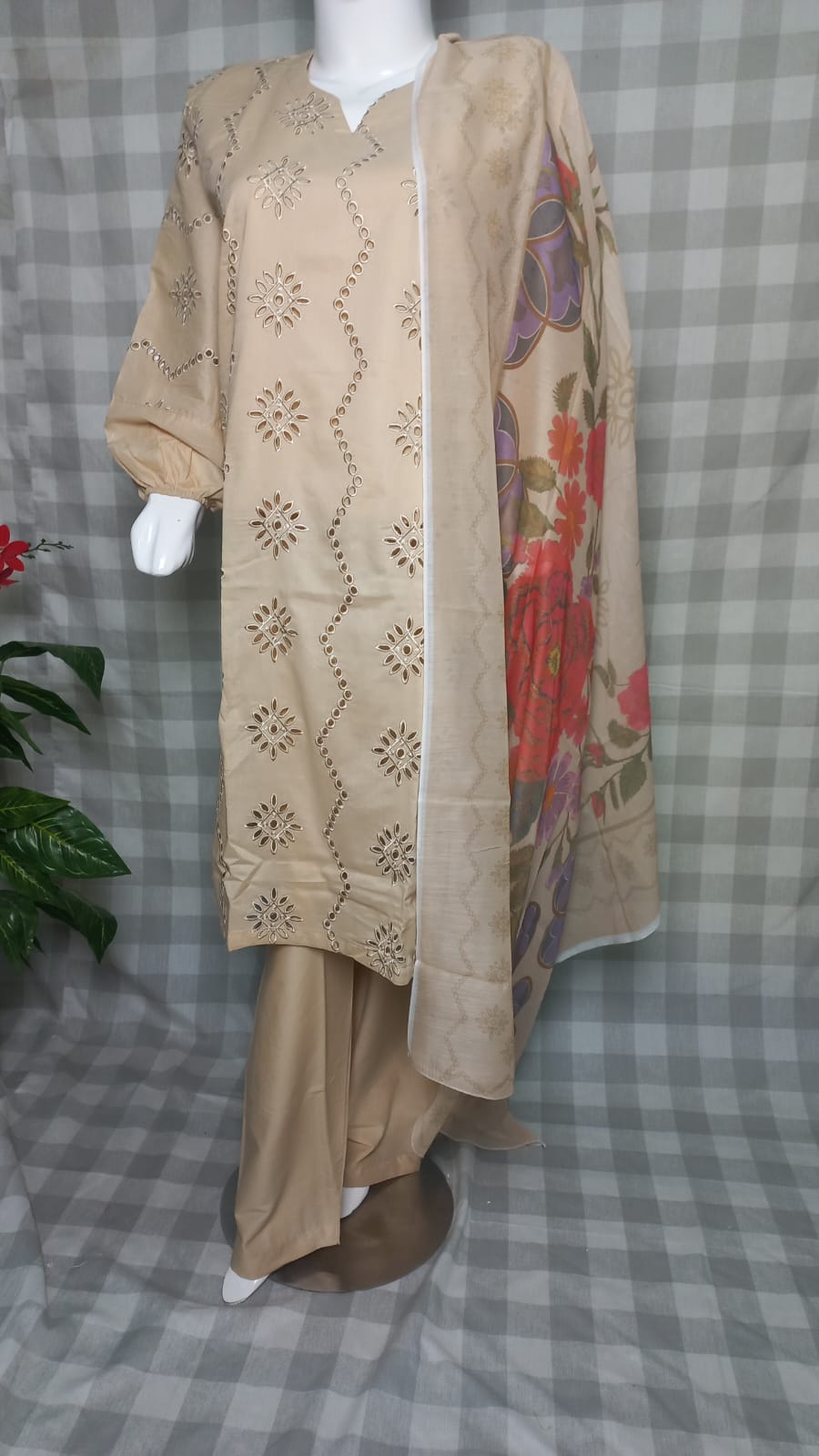 Chikankari lawn 3 piece Pakistani sui