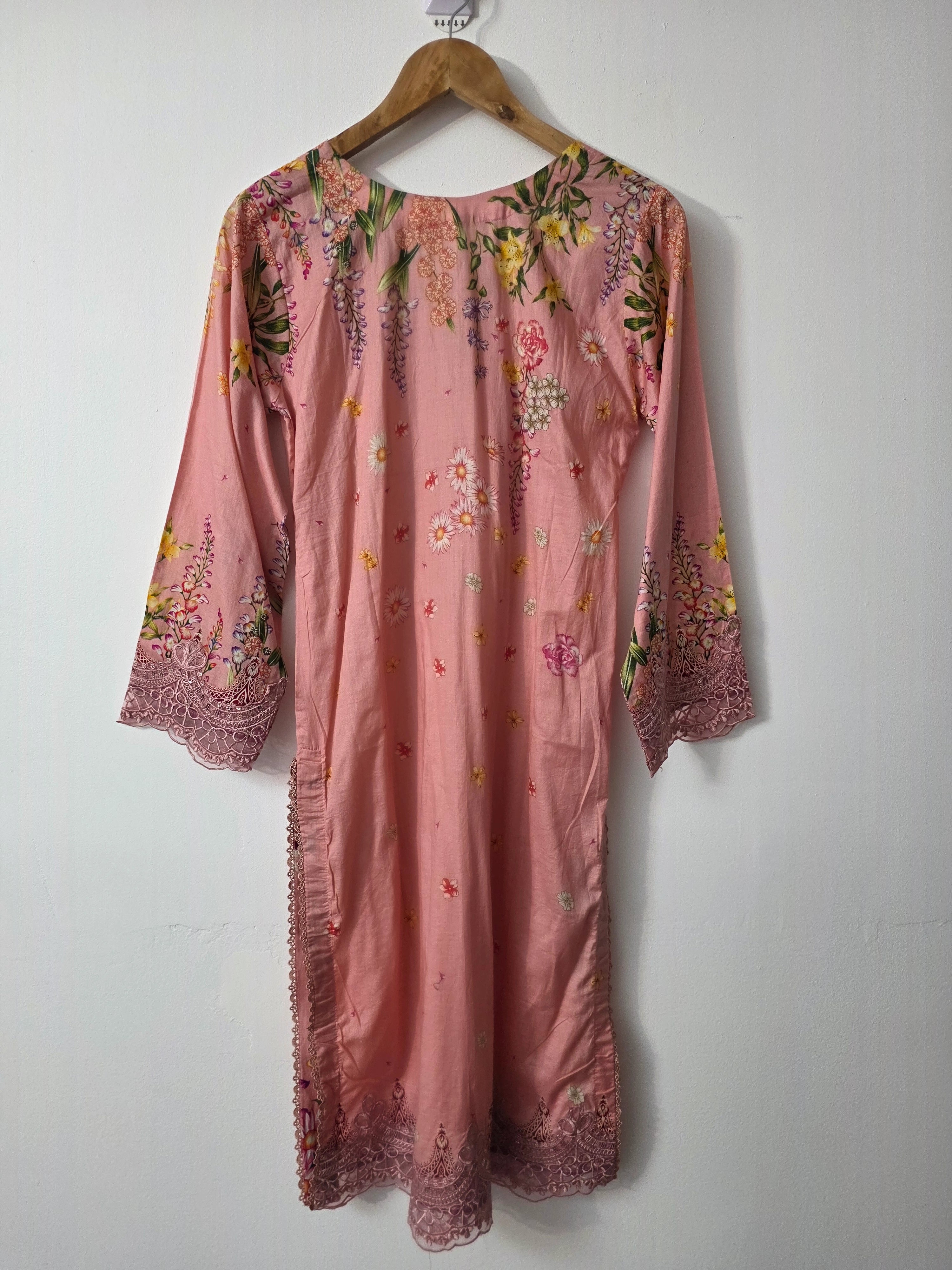 Floral printed Pakistani lawn suit with chiffon dupatta