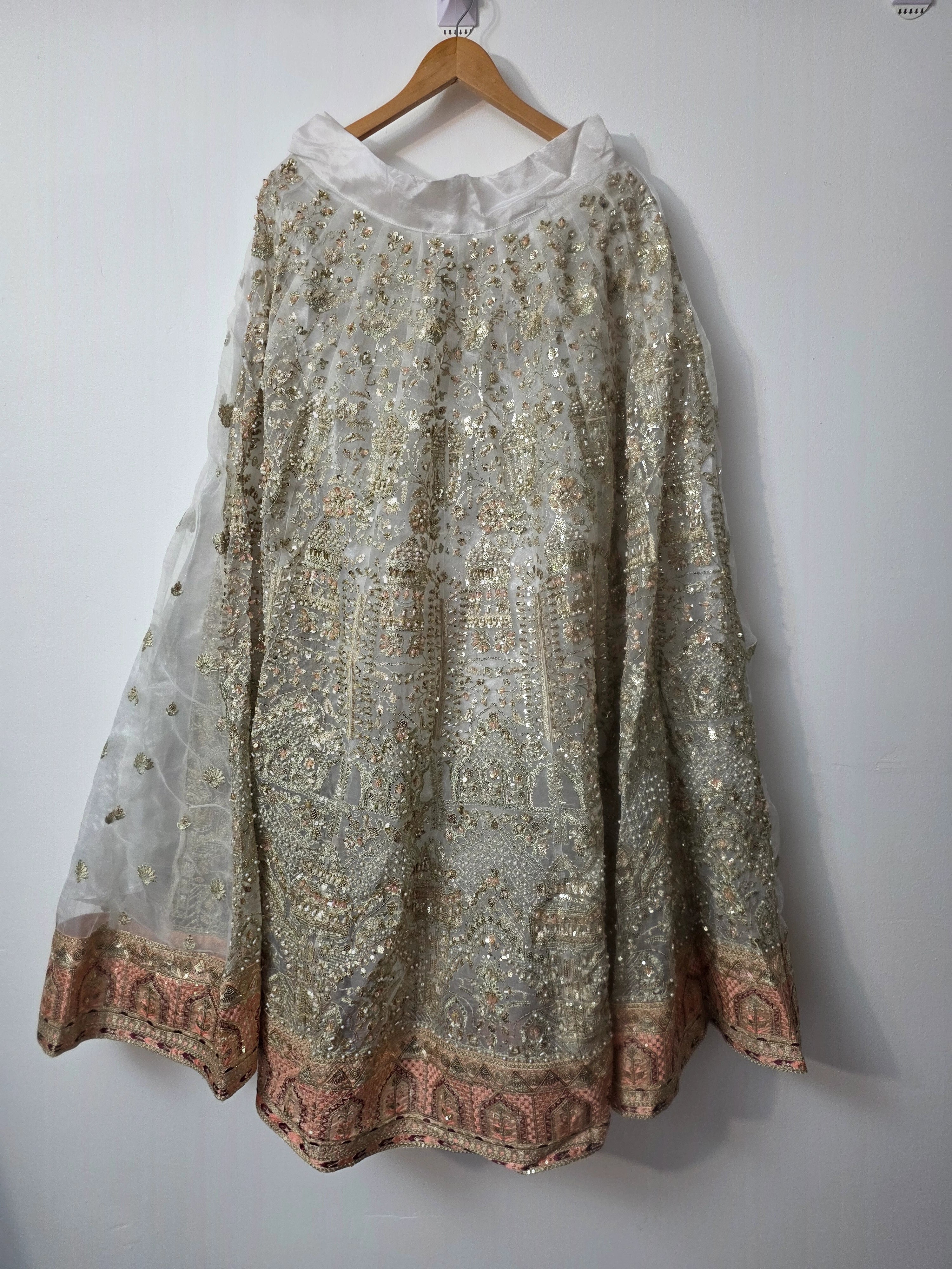 Pakistani off white 3 piece lehenga choli outfit
