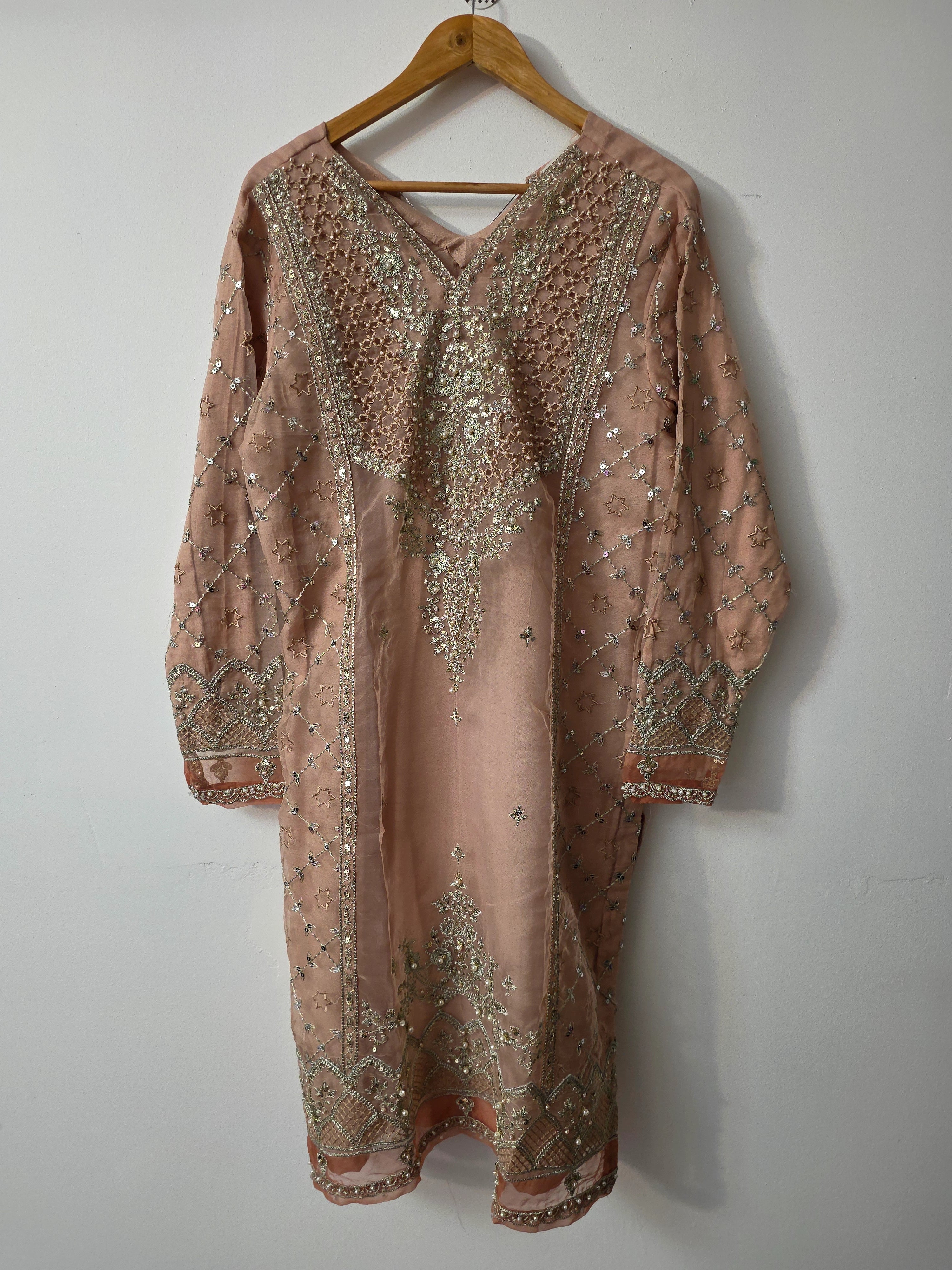 Peach pink embroidered Pakistani kurta with organza dupatta