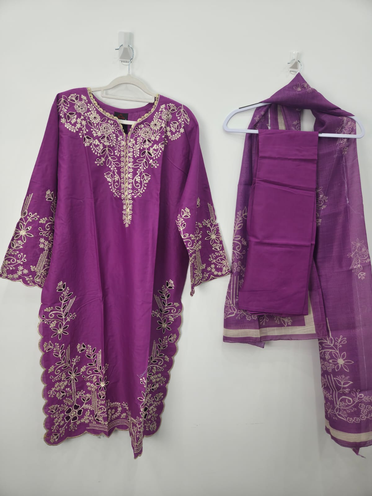 Purple Embroidered Chikankari Cotton Lawn 3-Piece Suit with Lace Neckline & Printed Diamond Dupatta