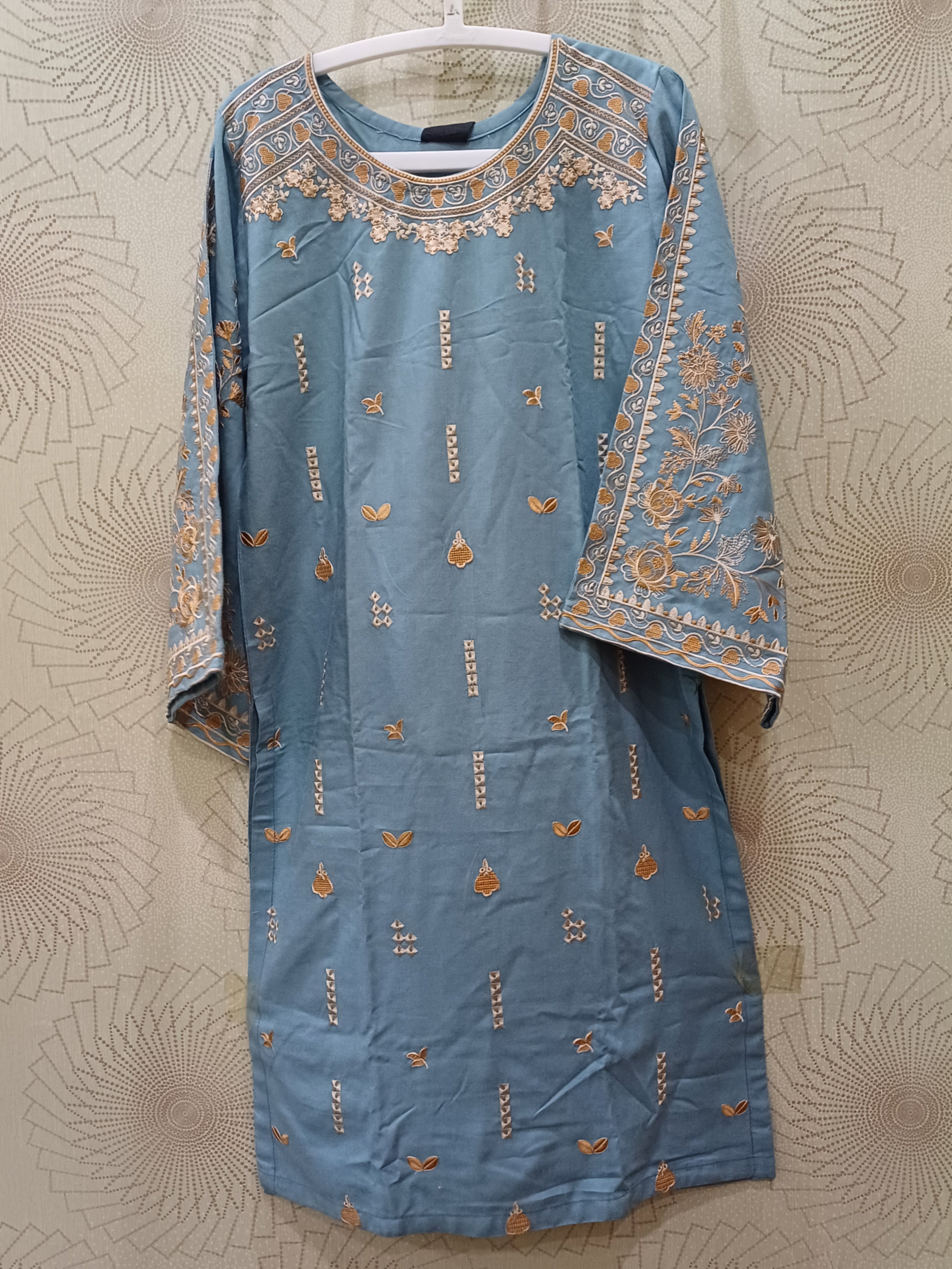 embroidered winter cotton Pakistani 2 piece suit with matching trouser