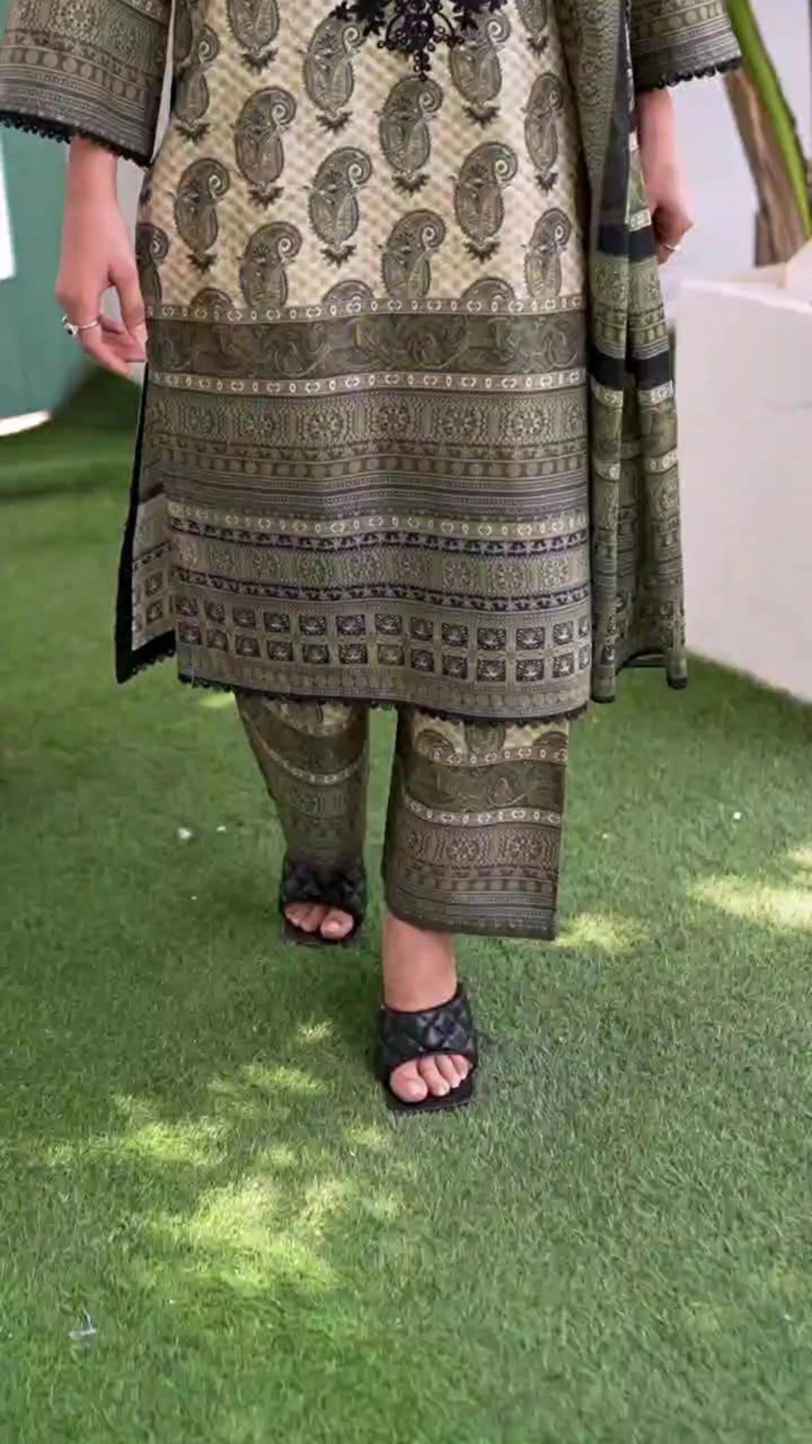 Paisley Printed Lawn 3-Piece Suit